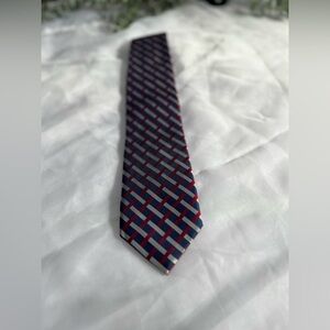 JOS A BANK Classic Collection 100% Silk Tie Men's Red White Blue Striped Necktie